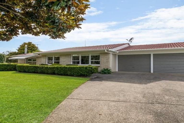 Photo of property in 1 Alf Walker Place, Papakura, 2110