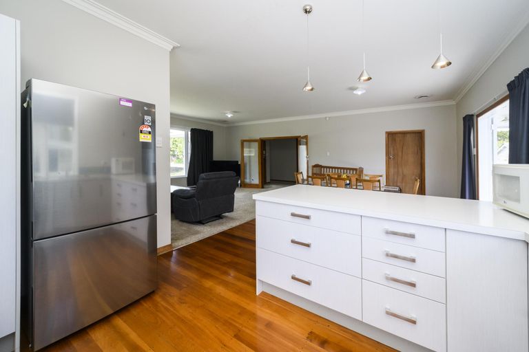 Photo of property in 583 Featherston Street, Roslyn, Palmerston North, 4414