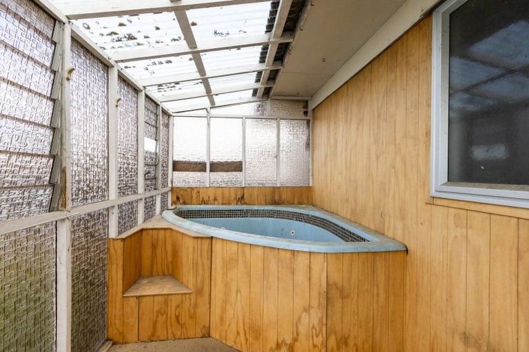 Photo of property in 24 Guildford Street, Tamatea, Napier, 4112