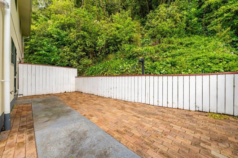 Photo of property in 16b Parsons Glen, Karori, Wellington, 6012