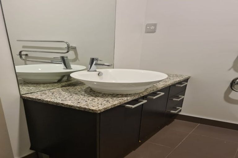 Photo of property in 12 Hazel Glen, Bayview, Auckland, 0629