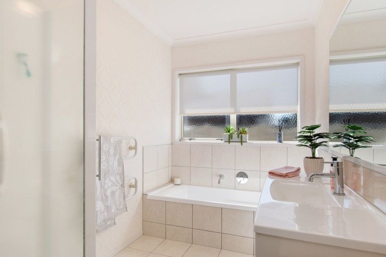 Photo of property in 2a Tekoah Place, Judea, Tauranga, 3110