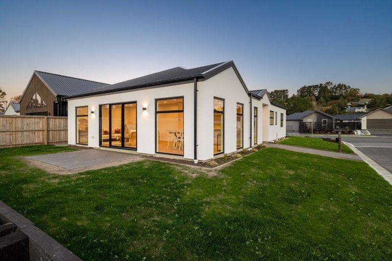 Photo of property in 2 Coe Street, Halswell, Christchurch, 8025