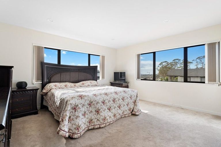 Photo of property in 24 Mettam Drive, Swanson, Auckland, 0614