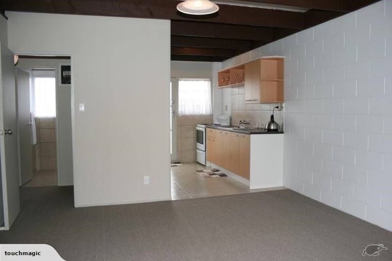 Photo of property in 9/5 Keeling Road, Henderson, Auckland, 0612