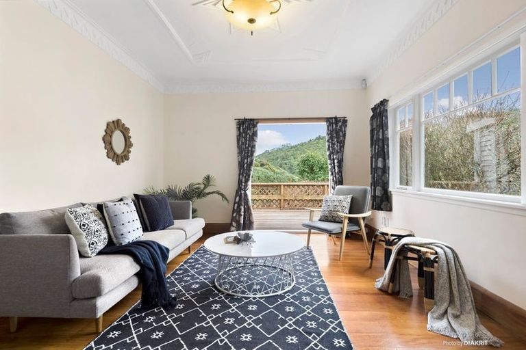 Photo of property in 54 Moana Road, Kelburn, Wellington, 6012