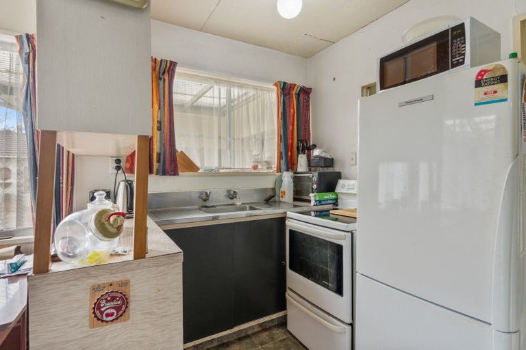 Photo of property in 79 Pahiatua Street, Hokowhitu, Palmerston North, 4410