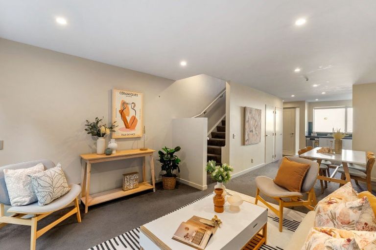 Photo of property in 9/8 Thatcher Crescent, Crofton Downs, Wellington, 6035