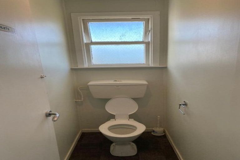 Photo of property in 39 Baylands Drive, Newlands, Wellington, 6037