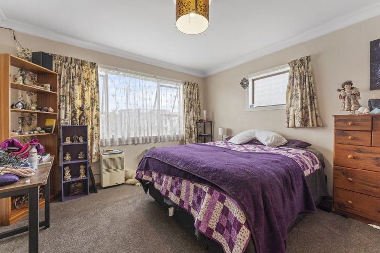 Photo of property in 12 Saint Annes Street, Levin, 5510