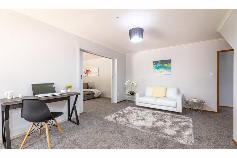 Photo of property in 17a Sonning Place, Redwood, Christchurch, 8051