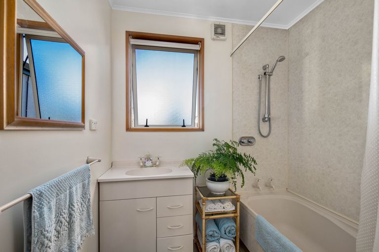 Photo of property in 23 Orchard Street, Clyde, 9330