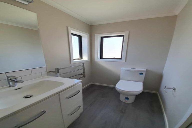 Photo of property in 6a Te Whiti Grove, Waterloo, Lower Hutt, 5011