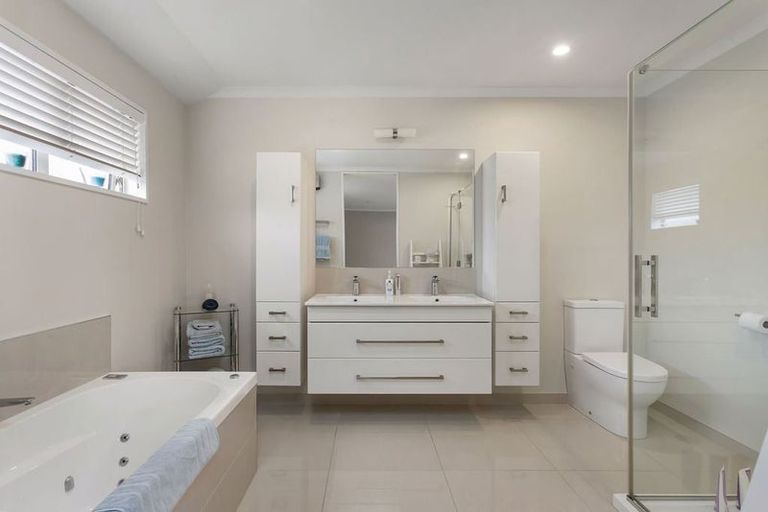 Photo of property in 1 Tanu Place, Parklands, Christchurch, 8083