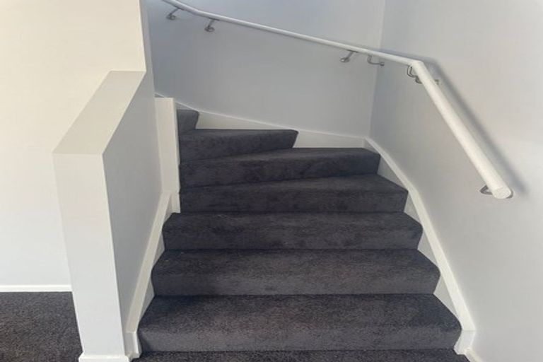 Photo of property in 128b Randwick Road, Moera, Lower Hutt, 5010