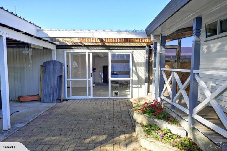 Photo of property in 1118 Fergusson Drive, Clouston Park, Upper Hutt, 5018