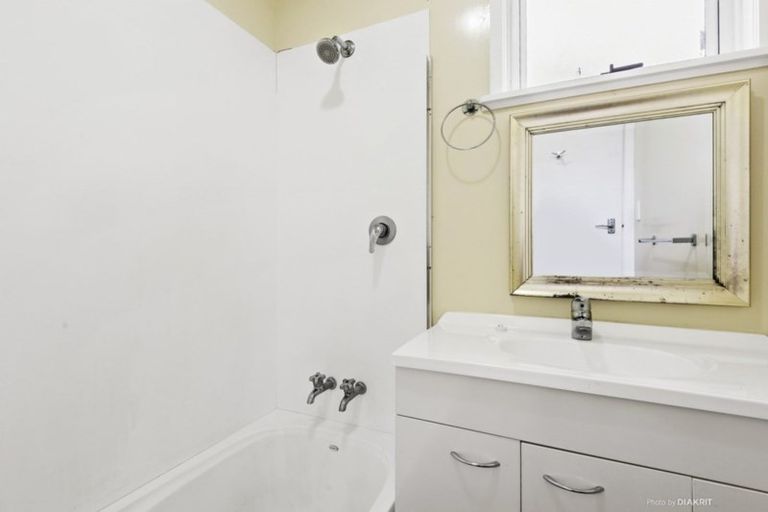 Photo of property in 23 Makara Road, Karori, Wellington, 6012