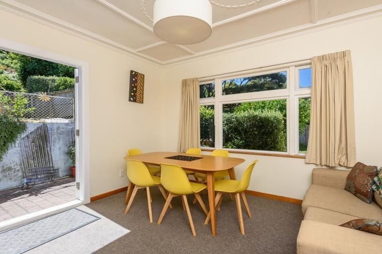 Photo of property in 62 Severn Street, Island Bay, Wellington, 6023