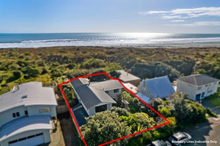 Photo of property in 5 Moana Street, Otaki Beach, Otaki, 5512