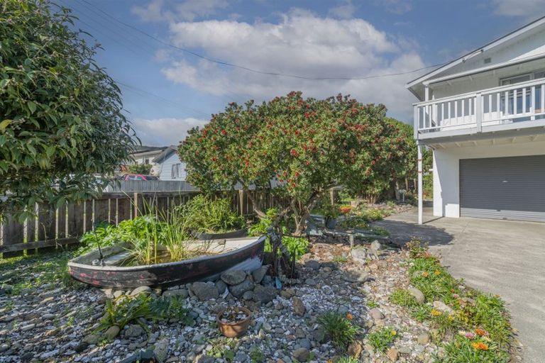 Photo of property in 119 Huaroa Street, Coromandel, 3506