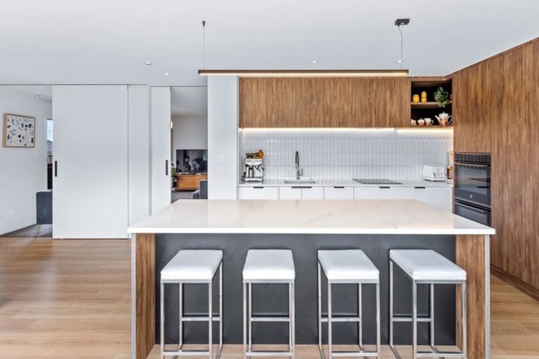 Photo of property in 1/33 Hyde Road, Rothesay Bay, Auckland, 0630