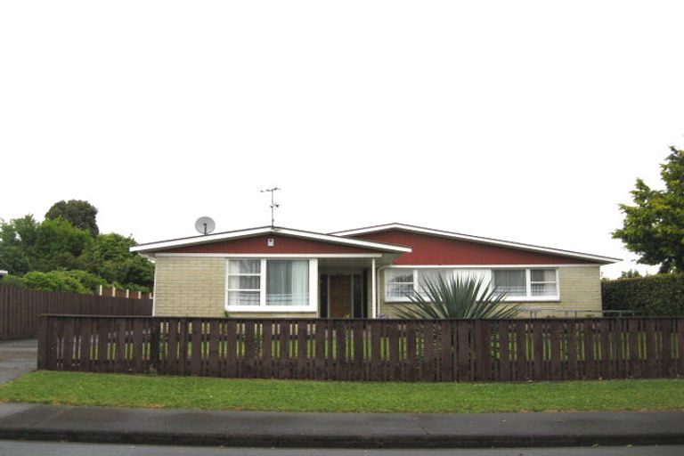 Photo of property in 30 Sunnypark Avenue, Rosehill, Papakura, 2113