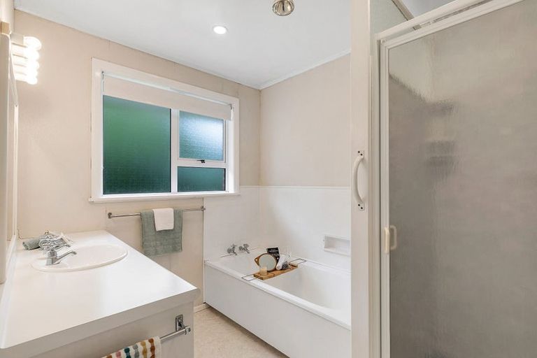 Photo of property in 9 Walker Avenue, Paremata, Porirua, 5026