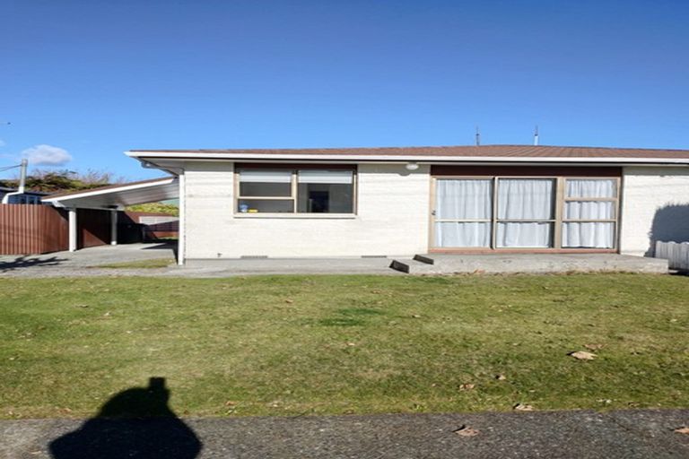 Photo of property in 1/48 Kowhai Avenue, Ebdentown, Upper Hutt, 5018