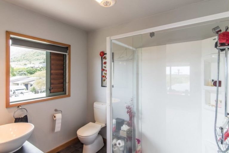 Photo of property in 87 Winara Avenue, Waikanae, 5036