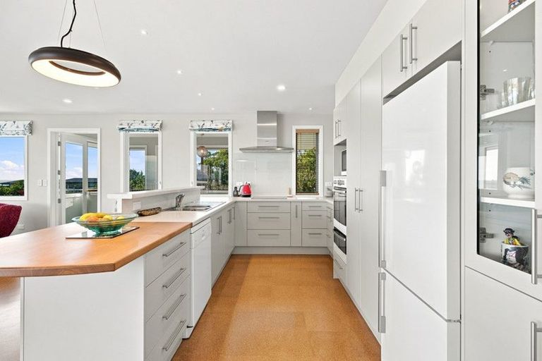 Photo of property in 271 Cannon Hill Crescent, Mount Pleasant, Christchurch, 8081