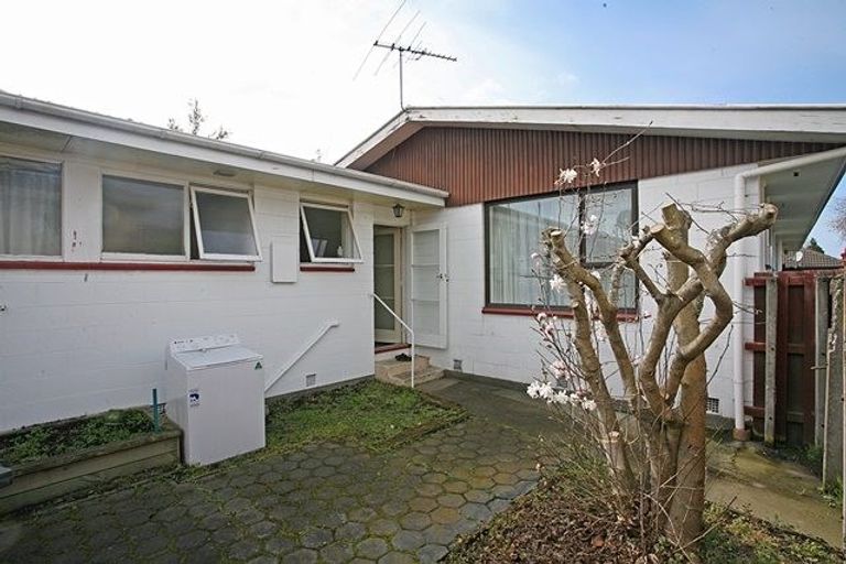 Photo of property in 2/28 Peer Street, Upper Riccarton, Christchurch, 8041