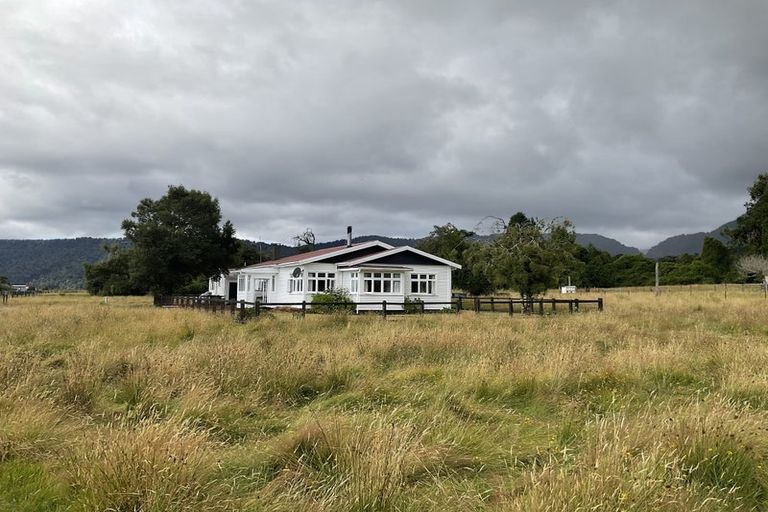 Photo of property in 28 Cook Flat Road, Fox Glacier, 7886