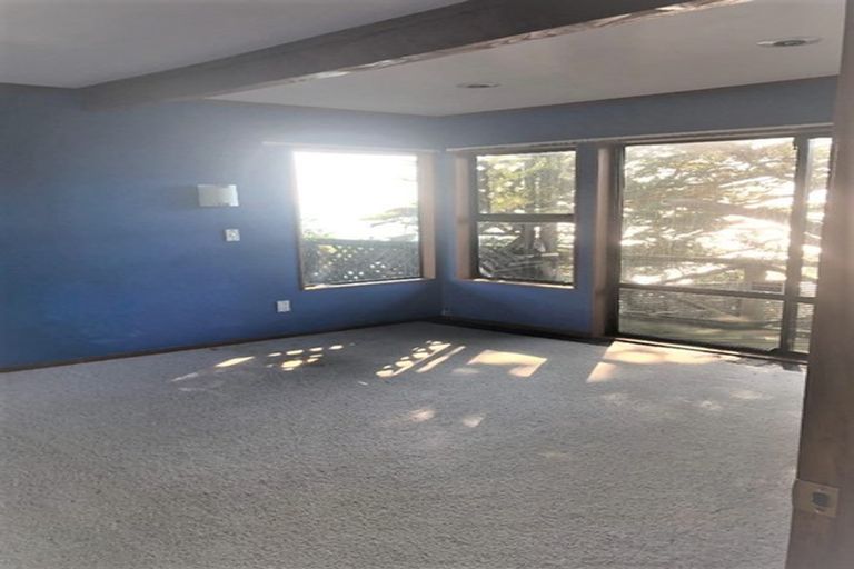 Photo of property in 14 Pa Road, Pukerua Bay, 5026