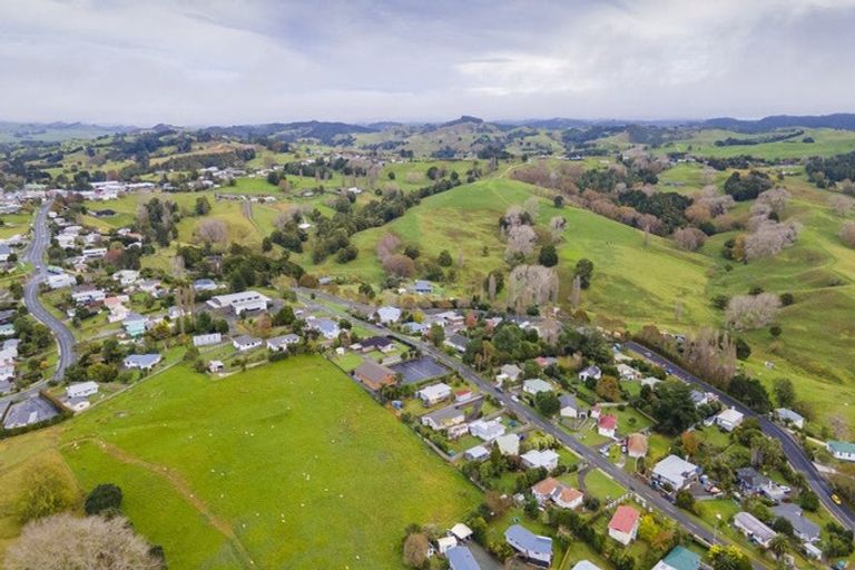 Photo of property in 26 View Street, Maungaturoto, 0520