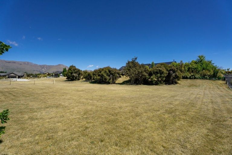 Photo of property in 2 Mount Linton Avenue, Wanaka, 9305