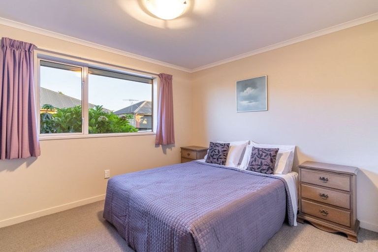 Photo of property in 100 Park Street, Winton, 9720