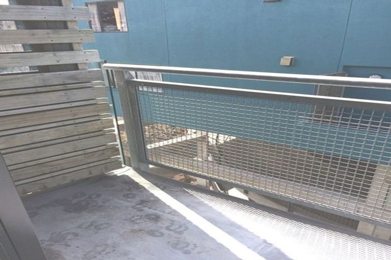 Photo of property in Dual Apartments, 303/142 Vivian Street, Te Aro, Wellington, 6011