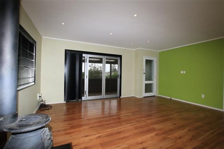Photo of property in 63 Sheridan Drive, New Lynn, Auckland, 0600
