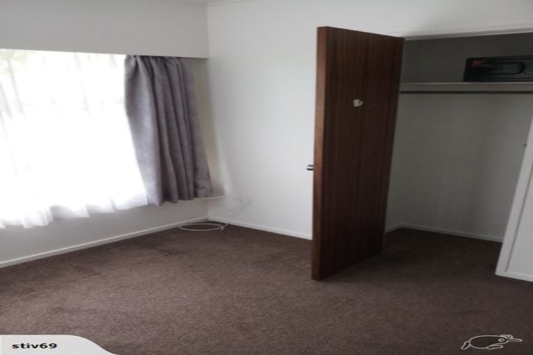 Photo of property in 37 Cascades Road, Pakuranga Heights, Auckland, 2010