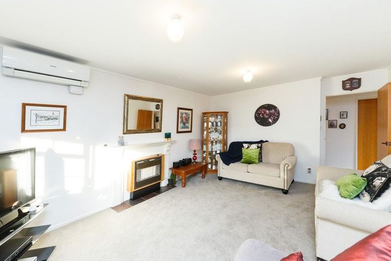 Photo of property in 7 Dresdan Court, Hokowhitu, Palmerston North, 4410