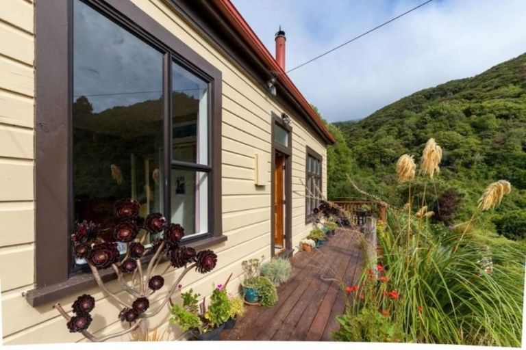 Photo of property in 33 Kiwi Street, Saint Leonards, Dunedin, 9022