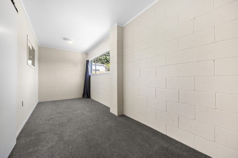 Photo of property in 12 Kawakawa-orere Road, Kawakawa Bay, Papakura, 2585