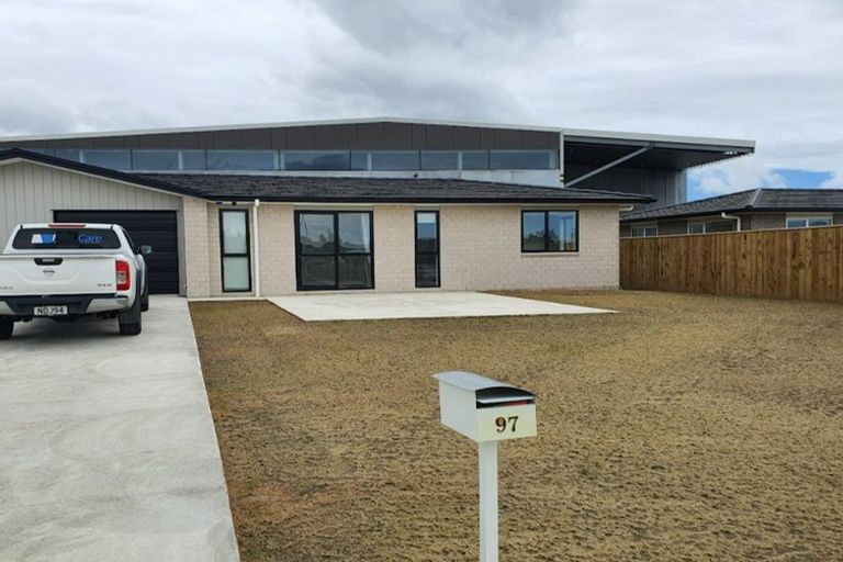 Photo of property in 97 Hinemoa Street, Levin, 5510