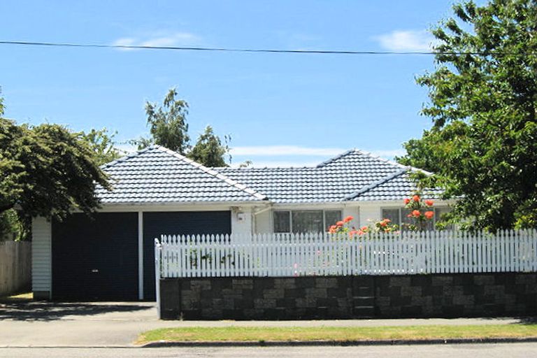 Photo of property in 230 Avonhead Road, Avonhead, Christchurch, 8042