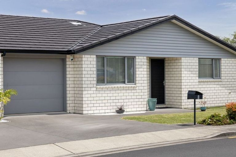 Photo of property in Waterview Estate, 8/4 Greystone Place, Omokoroa, 3114