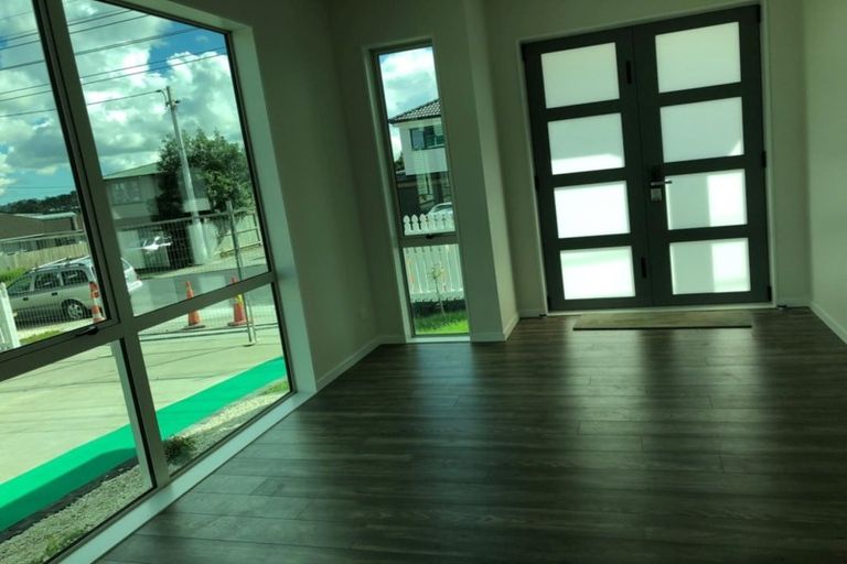 Photo of property in 2a Sherwood Avenue, Te Atatu South, Auckland, 0610