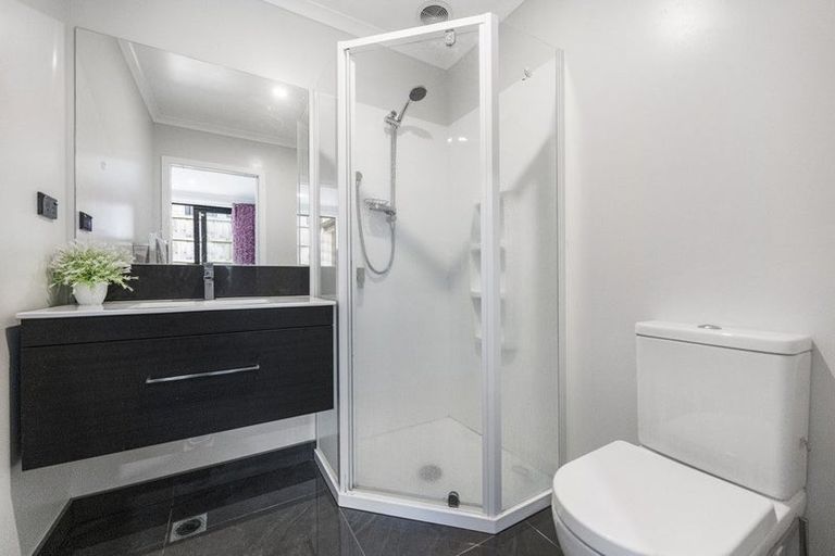 Photo of property in 2/8 Bostonkip Crescent, Fitzroy, Hamilton, 3282