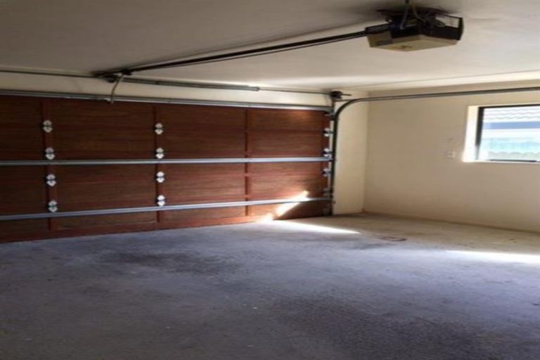 Photo of property in 2/11 Carniew Place, Dannemora, Auckland, 2016