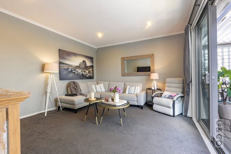 Photo of property in 11 Parlane Drive, Huapai, Kumeu, 0810