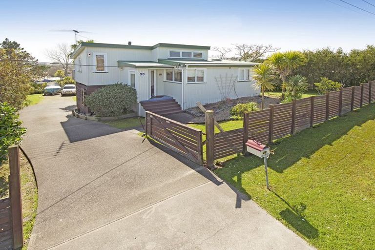 Photo of property in 30 Tiri Road, Manly, Whangaparaoa, 0930